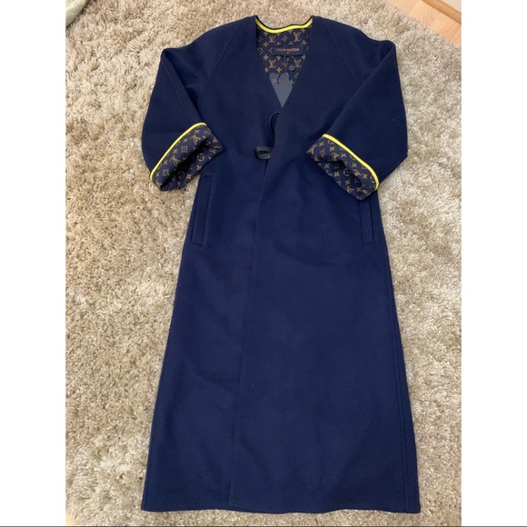 Louis Vuitton Long Wrap Coat with Belt - Picture 3 of 8